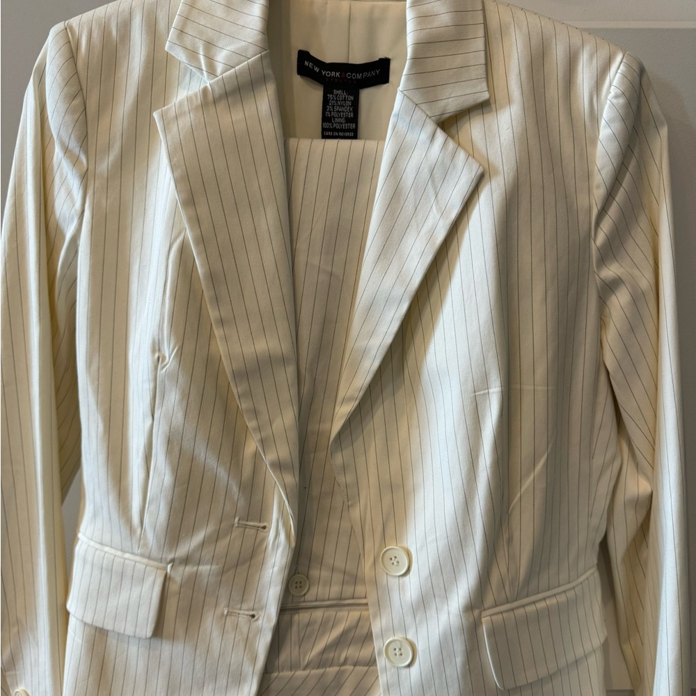 New York and company suit